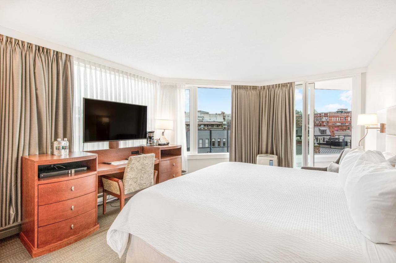 Victoria Regent Waterfront Hotel & Suites Εξωτερικό φωτογραφία